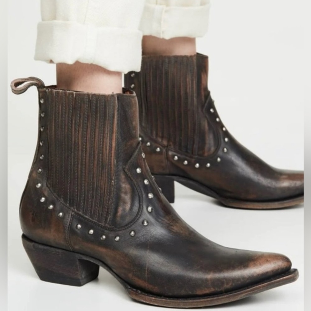 Frye- Sacha Western stud boots - size 7 -EUC - worn 1X